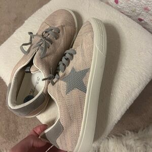 Light pink and grey vintage havannah shoes